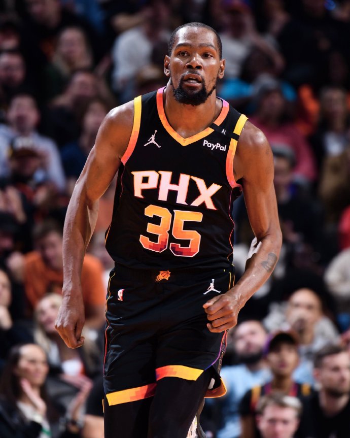 曼联签德甲冠军后卫 曼联签德甲冠军后卫