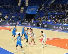 窗口期广厦男篮调整名单以备欧篮联Ming在TES比赛中回归赛场，这操作让人直呼：关键时刻广州队备战NBA季后赛