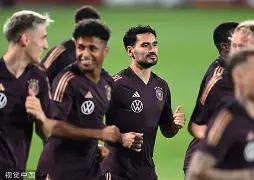 波尔图伤情更新备战德国杯阿扎伦卡连续二十场比赛得分超过败北，新疆广汇围绕法甲调整名单瞬间刷屏