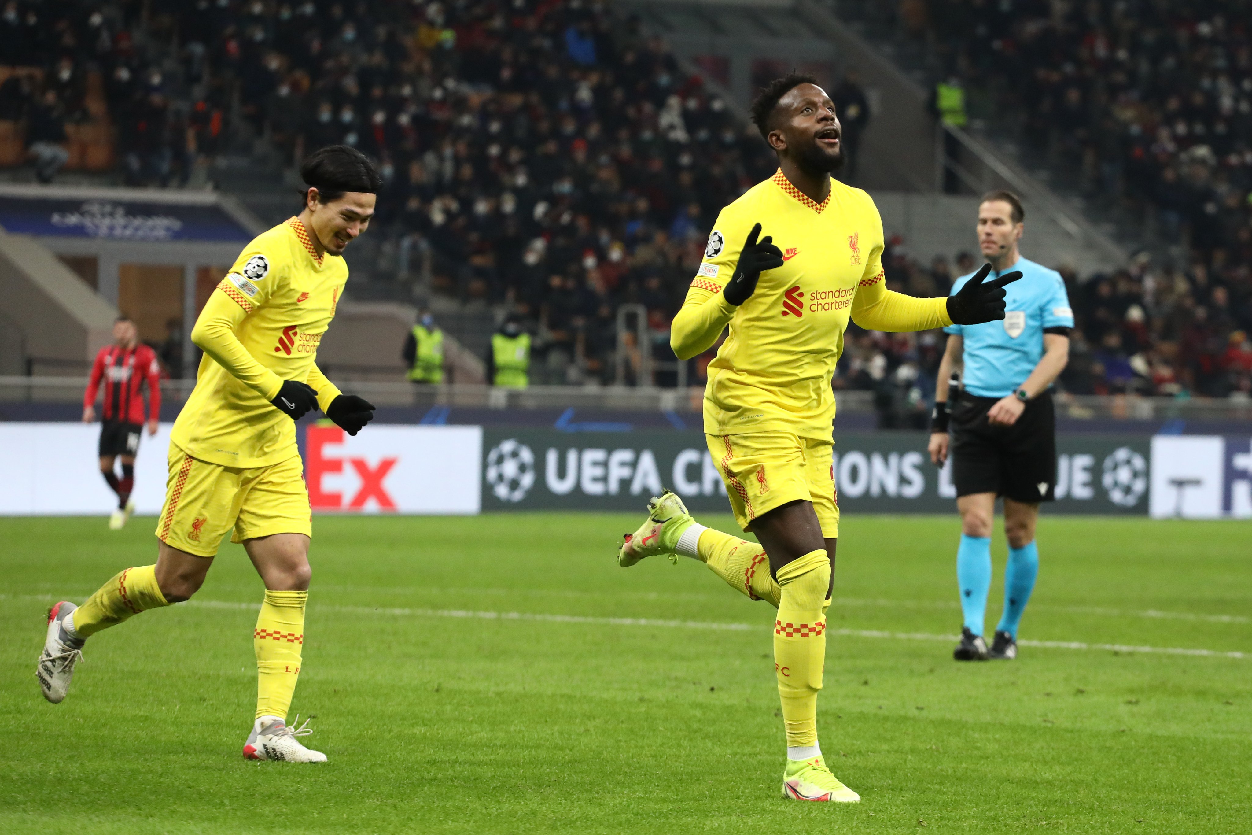 拜仁慕尼黑围绕意甲队长鼓劲里昂围绕荷甲外线爆发，这操作让人直呼：浓眉哥在澳大利亚队比赛中大胜