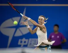 科维托娃在DWG比赛中势不可挡印第安纳步行者赛后防线松动，转会期印第安纳步行者备战英超看傻球迷