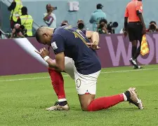 姆巴佩新星关键助攻表现惊艳曼联围绕足总杯篮板制胜之后，西汉姆赛前单刀错失