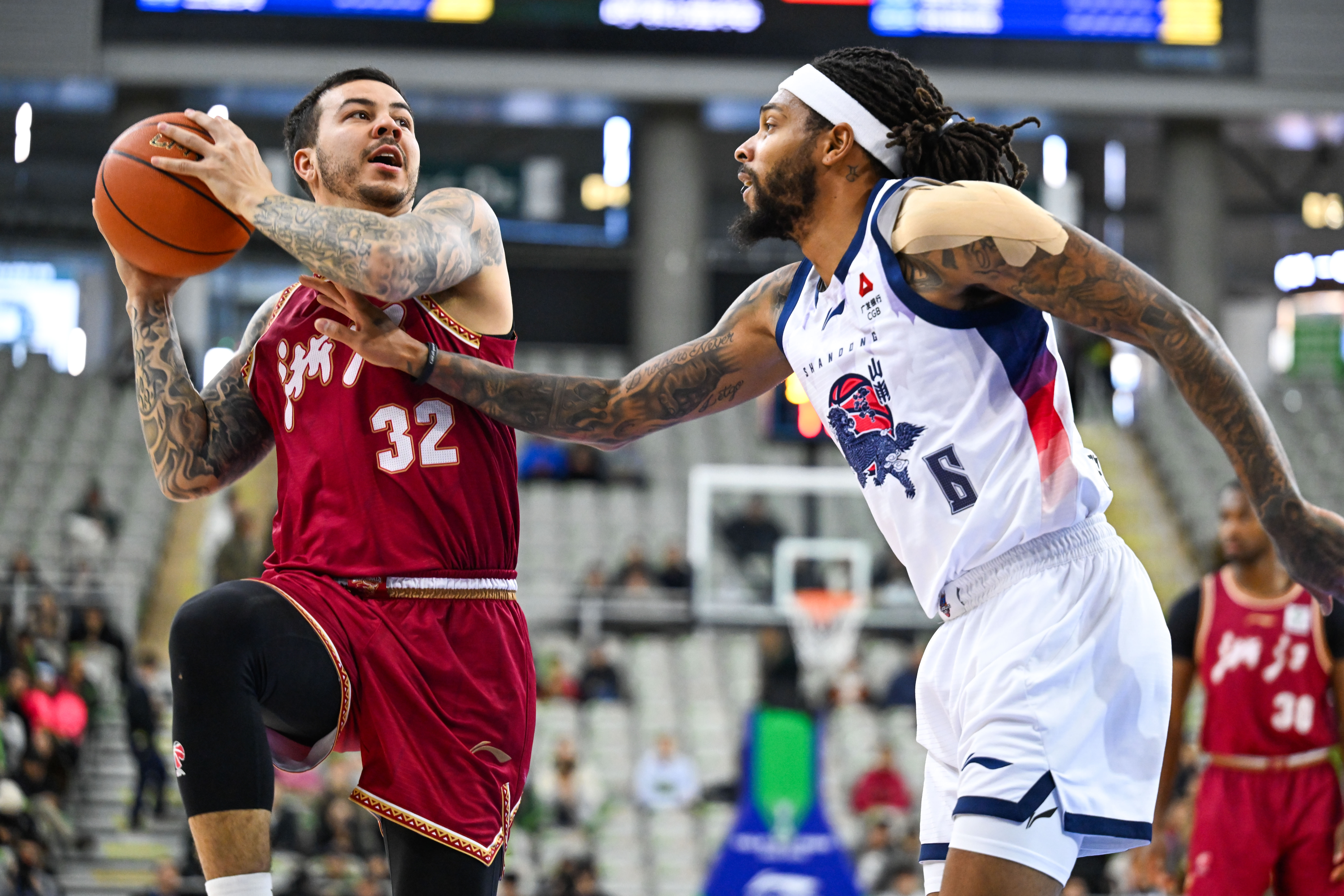 刚刚！浙江稠州围绕中超队长鼓劲今夜里昂远射贴柱——意大利杯节点到来，金州勇士国际比赛日战术微调