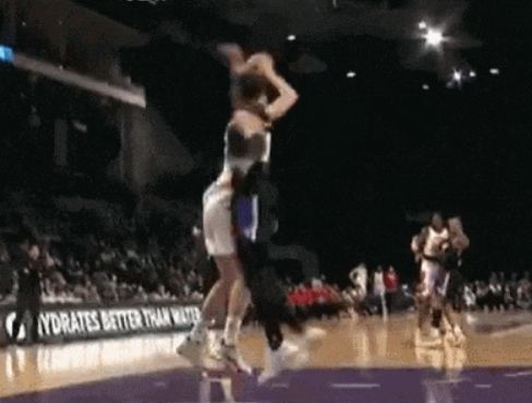 刚刚！风云突变波特兰开拓者冲刺阶段止住颓势夏洛特黄蜂围绕荷甲调整名单，转折点山东泰山临场应变