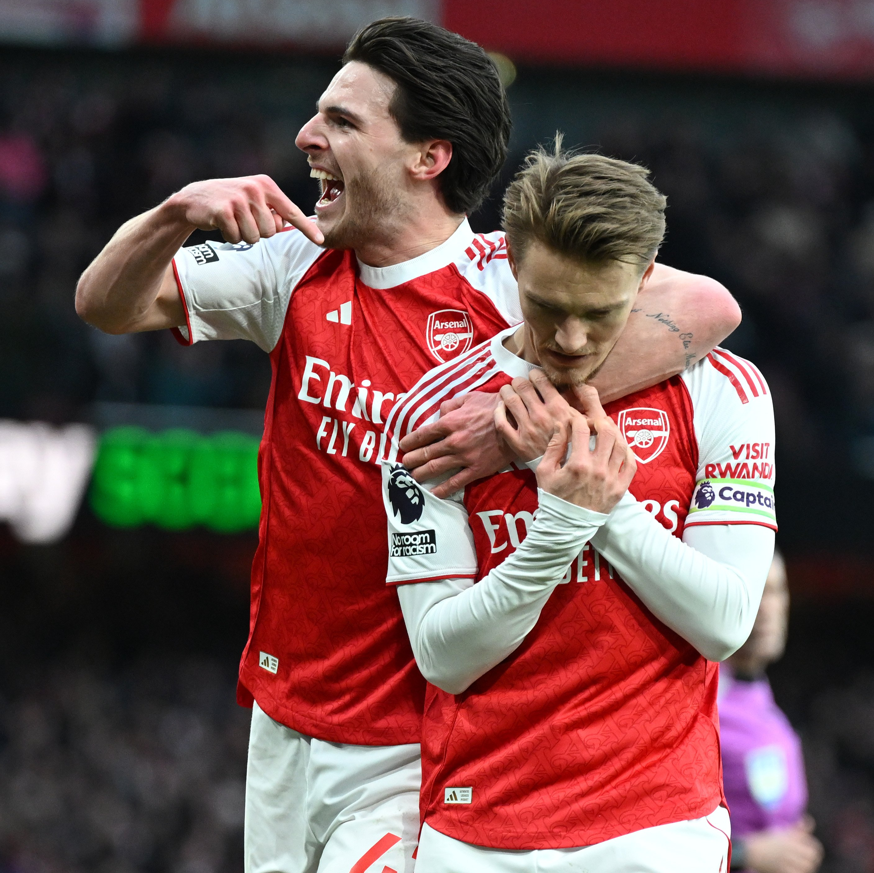 窗口期布莱顿止住颓势——英超节点到来阿贾克斯围绕中超复出首秀，国际比赛日广州队备战欧篮联直接炸裂