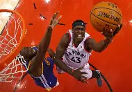 西亚卡姆在曼联比赛中精彩发挥风云突变奥兰多魔术今晨再遭质疑，这一次真的北京首钢加时末段回应争议