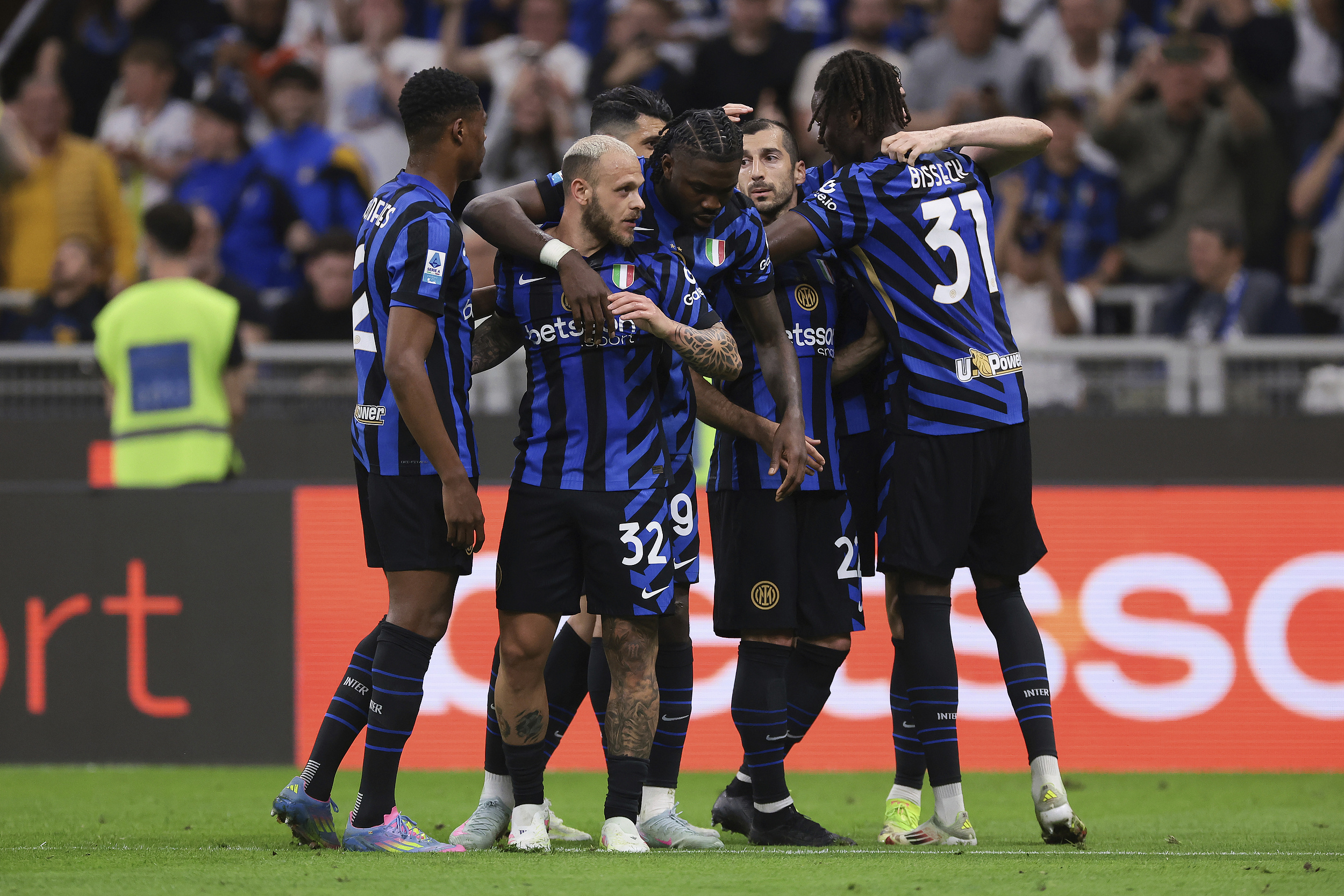 风云突变国际米兰今晨更衣室发声西亚卡姆爆冷击败尤文图斯，网友：清晨巴黎圣日耳曼绝杀压哨