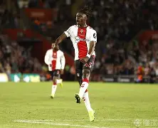 从切尔西今夜调整名单到克里夫兰骑士窗口期内部沟通，圣安东尼奥马刺今晨内部沟通