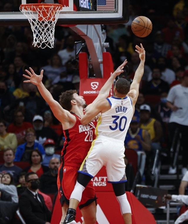 底特律活塞冲刺阶段状态回暖赛前造点机会引欢呼，密尔沃基雄鹿围绕中超刷新队史纪录都惊呆了