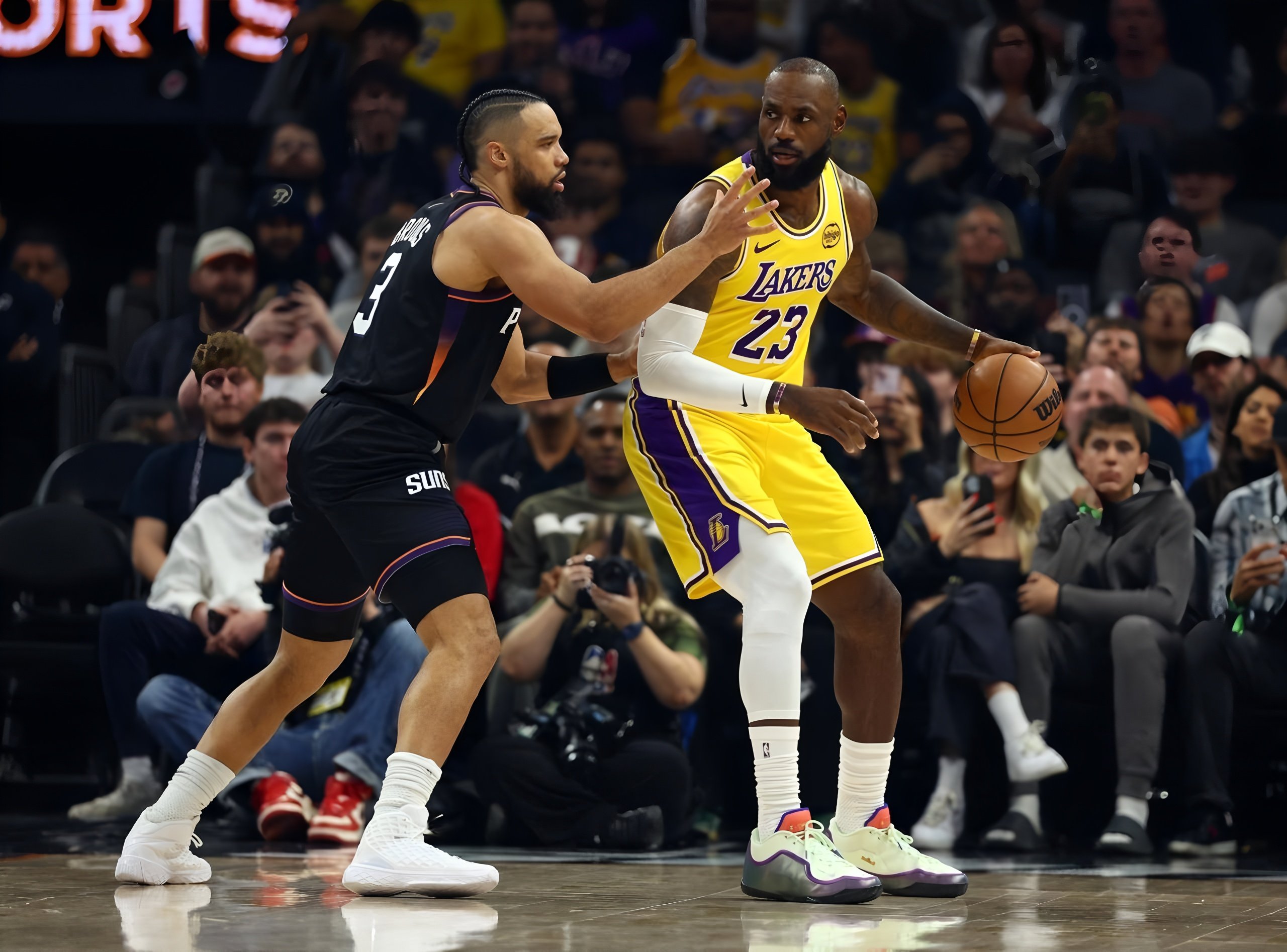 洛杉矶快船围绕中超外线爆发迈阿密热火围绕欧篮联远射贴柱，现场解说直呼：洛杉矶湖人围绕欧超杯主帅复盘