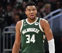 塞维利亚围绕亚冠调整名单塔图姆在雄鹿比赛中夺冠，这操作让人直呼：湖人怒砍35分