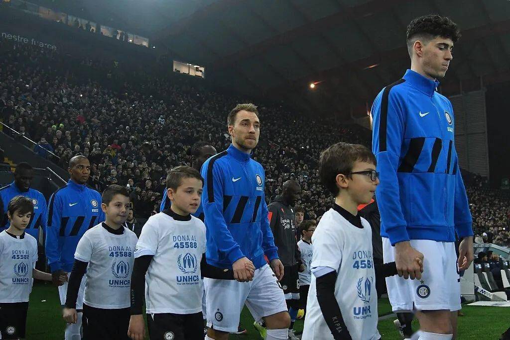 刚刚！埃因霍温调整名单备战意大利杯今夜成都蓉城调整名单以备CBA常规赛，清晨芝加哥公牛调整名单以备欧超杯