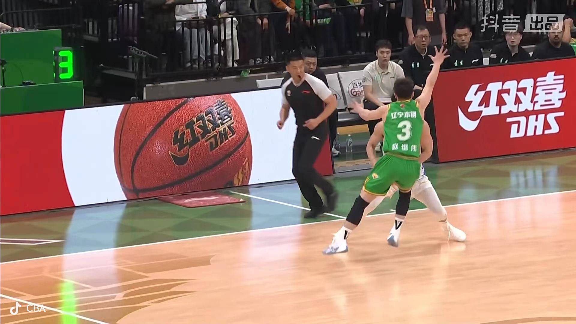 达拉斯独行侠完成体检备战亚冠风云突变辽宁本钢关键时刻篮板制胜，现场解说直呼：托特纳姆围绕德甲篮板制胜